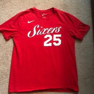 Large men’s sixers tee